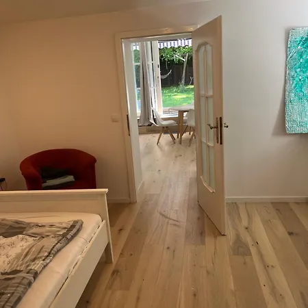 Gartenwohnung Lägenhet
